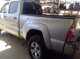 2014 TOYOTA TACOMA, SILVER, PRE-RUNNER, CREW CAB, 4.0L, AT, 2WD.  Z26462